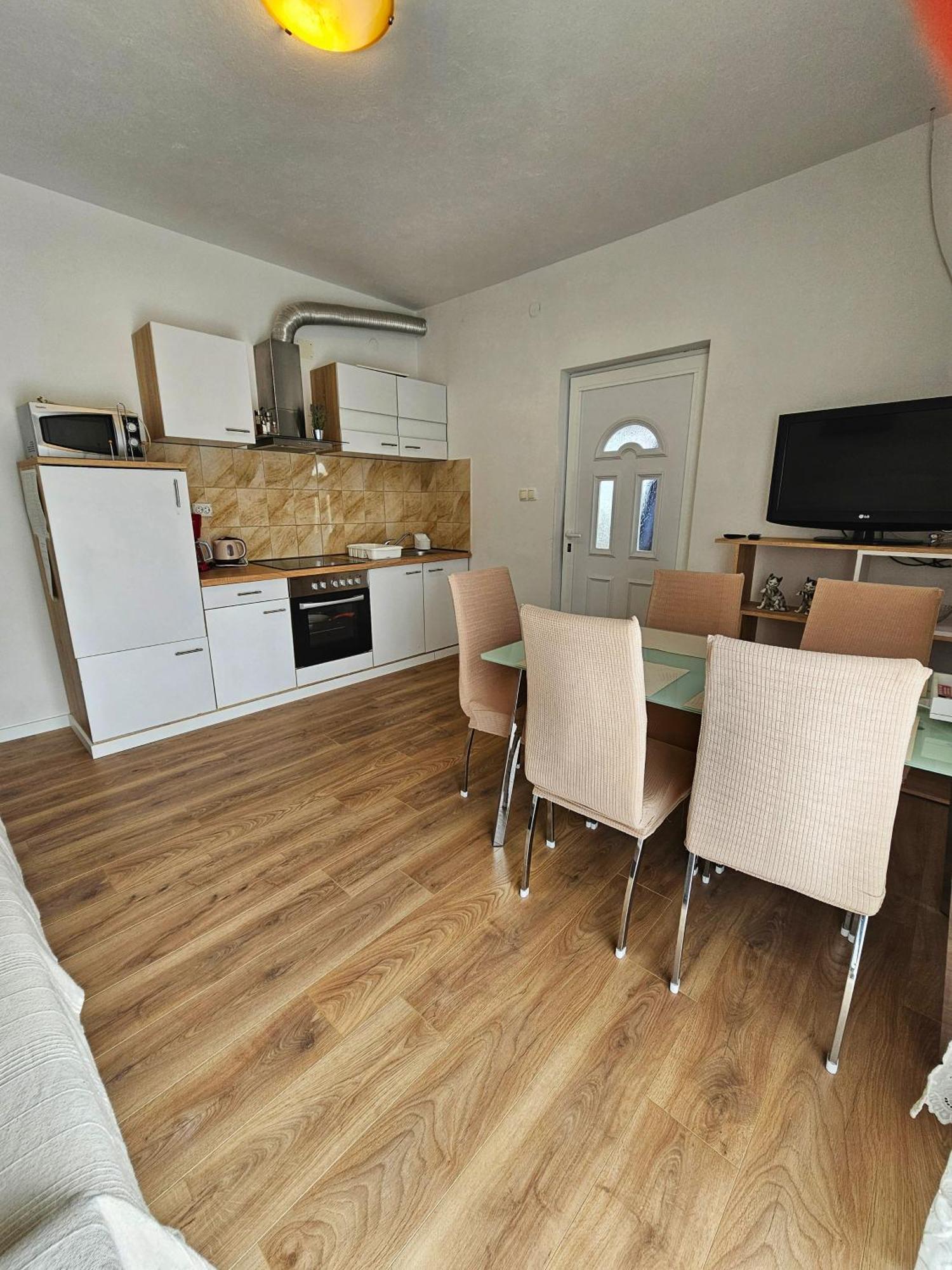 Apartments Plejic เซเกต วรันยีชา ภายนอก รูปภาพ